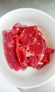 Make Western red beef rice step 0
