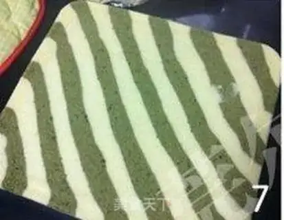 Make A salad pine roll step 6