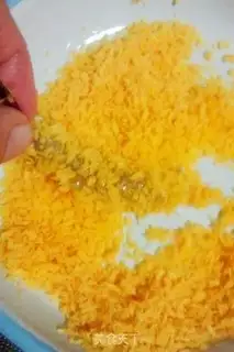 Make The salad opens the back shrimp step 5