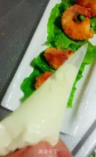 Make The salad opens the back shrimp step 9