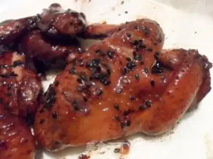 Make Honey-cooked chicken wings step 1