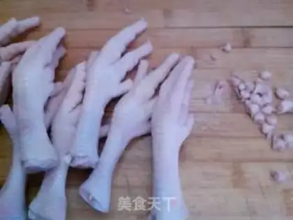 Make Pour abalone claws step 1