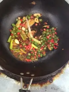 Make A pot and a potato chip step 3