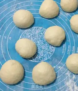 Make Doudou rolls step 4