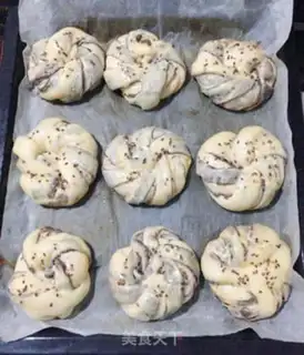 Make Doudou rolls step 8