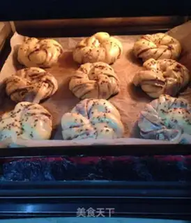 Make Doudou rolls step 9
