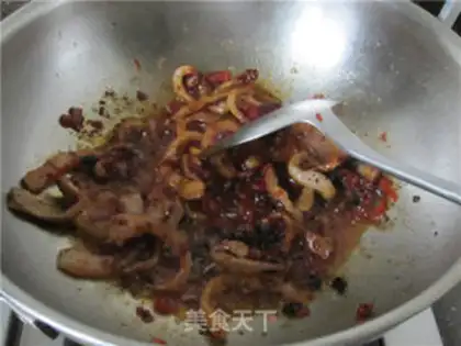 Make A dry pot of tea and mushrooms step 4