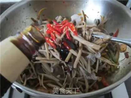 Make A dry pot of tea and mushrooms step 7