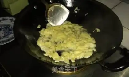 Make Apricot eggs step 1
