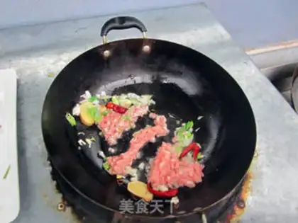 Make Spicy noodles step 3