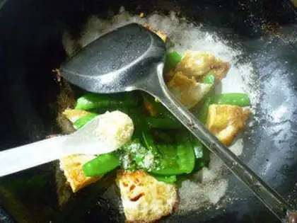 Make Dutch bean fried eggs step 7