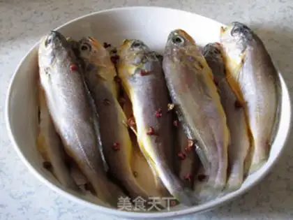 Make Precious yellowfish step 1