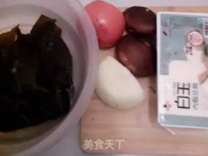 Make Seaweed tofu soup step 0