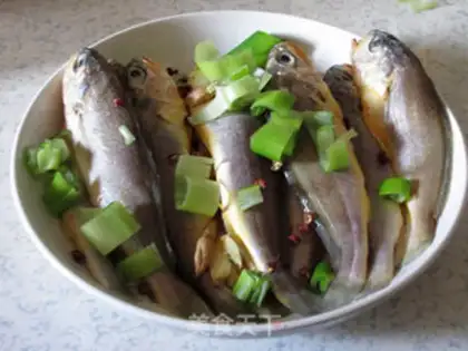 Make Precious yellowfish step 2