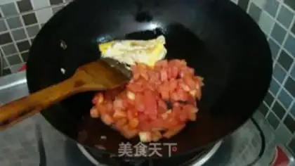 Make Tomato eggs, mushrooms, noodles step 2