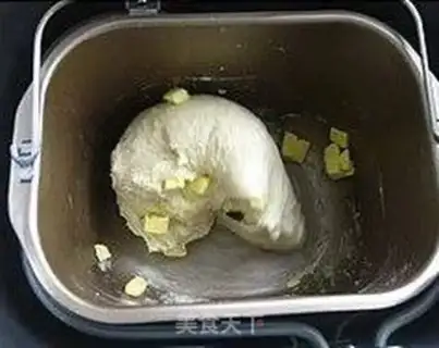 Make Sausage salad bread step 2