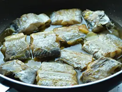 Make Burning fish onions step 7