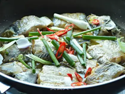 Make Burning fish onions step 8