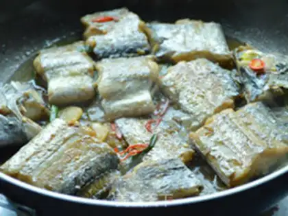 Make Burning fish onions step 10