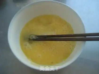 Make Garlic fried eggs step 2
