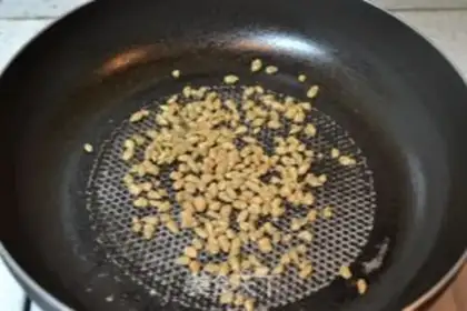 Make Measles, fried eggs step 11