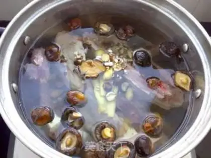 Make Two winter duck soup step 1