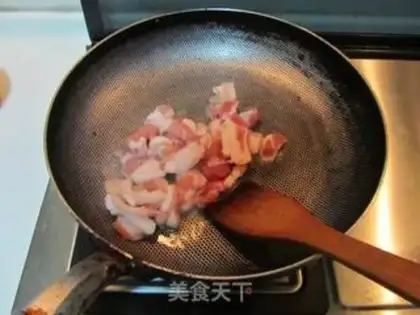Make A dry pot of tea and mushrooms step 2