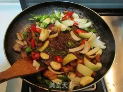 Make A dry pot of tea and mushrooms step 7