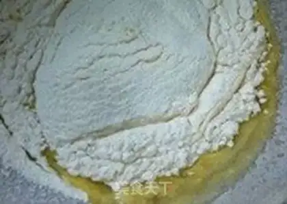 Make Strawberry cream puff step 1