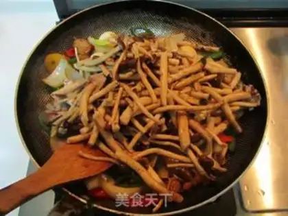 Make A dry pot of tea and mushrooms step 8
