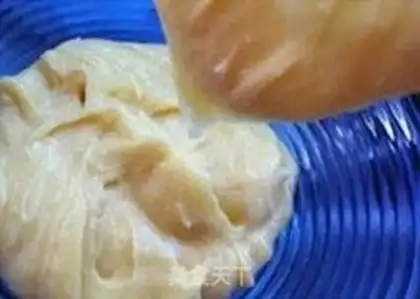 Make Strawberry cream puff step 4