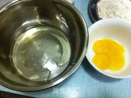 Make Black sesame cake roll step 1