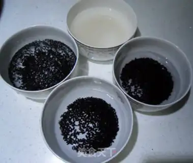 Make Three black porridges step 4