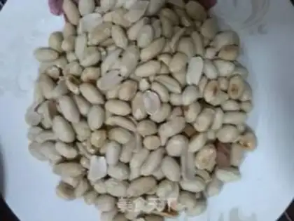 Make Hanging frost peanuts step 1