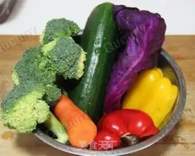 Make Fresh salad step 0
