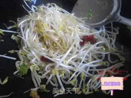 Make Jealous green bean sprouts step 1