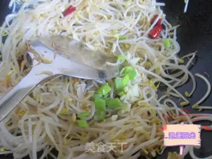 Make Jealous green bean sprouts step 2