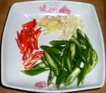 Make Scrambled pepperfish step 2