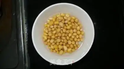 Make Soybeans hoove soup step 0