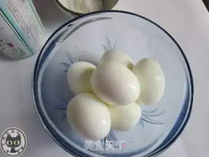 Make A hillbilly egg step 1