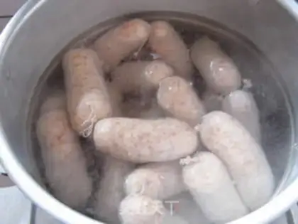 Make Homemade Harbin garlic sausage step 9