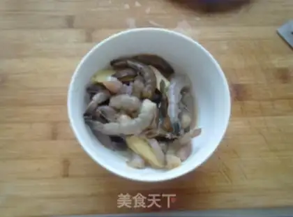 Make Salad potato shrimp ball step 1