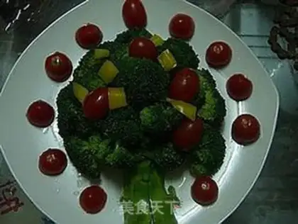 Make Christmas tree salad step 6