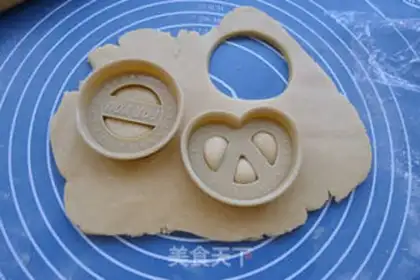 Make Danish cookies step 7