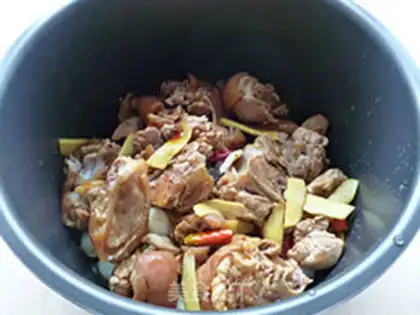 Make Pork hoof with quail eggs step 4