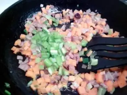 Make Ham egg pizza step 5