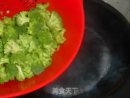 Make Christmas tree salad step 3
