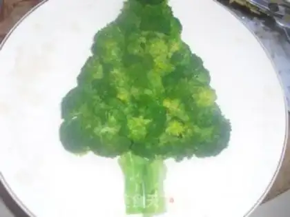 Make Christmas tree salad step 4