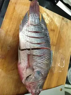 Make A boiled river fish step 0