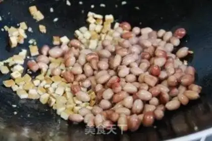 Make Tofu fried peanuts step 5